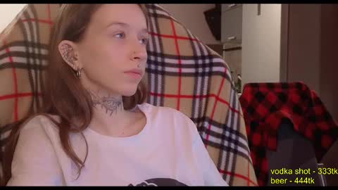 fran_bow online show from October 17, 6:06 am