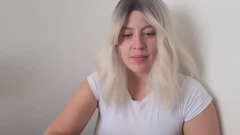 Snapshot of francescaasmith chatting on October 24, 9:15 pm Francesca online show from October 24, 9:15 pm