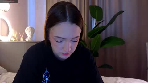 Marybrown eye Katy gray eye online show from March 3, 6:20 am