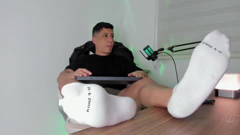 Snapshot of francodelacruz chatting on January 20, 12:15 am Francum online show from January 20, 12:15 am