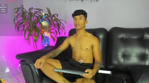 frank98_ online show from October 22, 10:55 pm