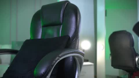 Frank Farrell. Hey remember to give me a thumbs up Ty online show from November 10, 2:58 am