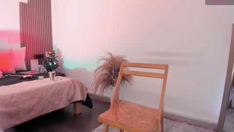 Fransheska online show from December 15, 12:45 pm