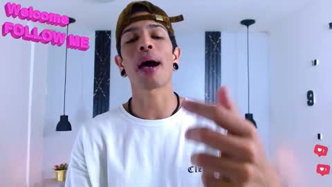 Franvill trato online show from November 28, 7:43 pm