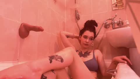 Snapshot of frau_basted chatting on January 10, 5:56 pm mistress Bastet and  mintcola online show from January 10, 5:56 pm