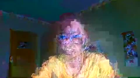 fraucaramel online show from December 5, 10:25 am