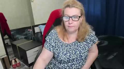 FrauMartha online show from April 13, 12:20 pm