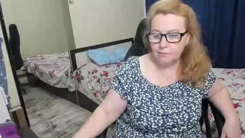 FrauMartha online show from March 28, 2:07 pm