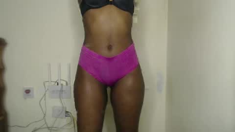 Snapshot of freaky_ass chatting on February 12, 3:49 pm Berry online show from February 12, 3:49 pm