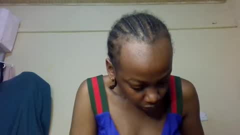 freaky_beauty online show from July 5, 7:15 am