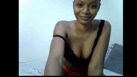 mia  online show from December 15, 9:00 pm