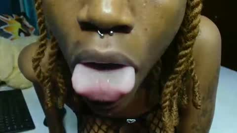 freakyvirgoh_ online show from October 25, 10:54 pm
