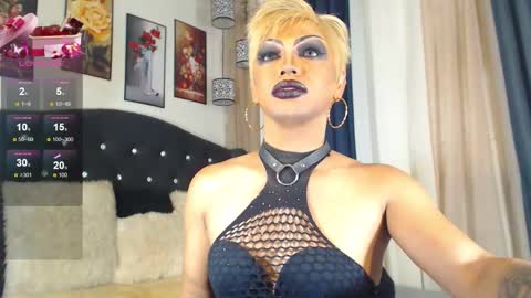 FREAKY ZIZI online show from March 13, 1:31 am