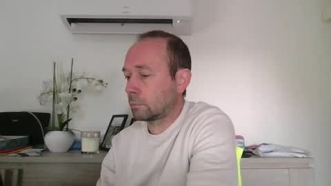 fredodu41 online show from April 3, 7:37 am