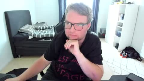 Fredrik online show from August 2, 5:37 pm