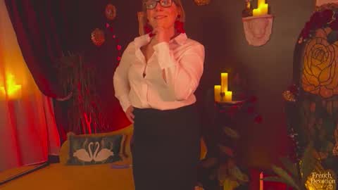 Louise or Lou 3 online show from February 24, 7:17 pm