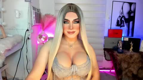 Miss Frea  online show from September 26, 5:26 am