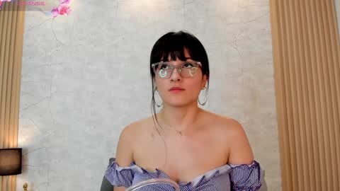 freyaa__ online show from January 31, 9:26 pm
