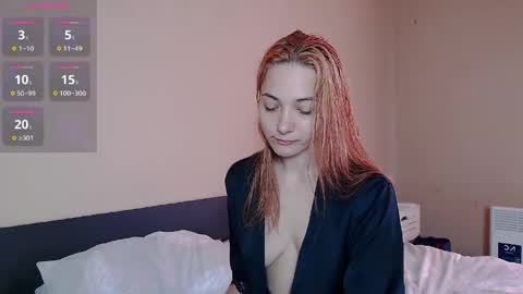 FreyaOliver online show from June 5, 2:22 pm
