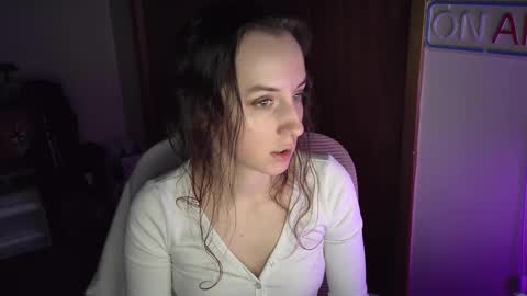 FreyaTheGemini online show from December 19, 12:13 am