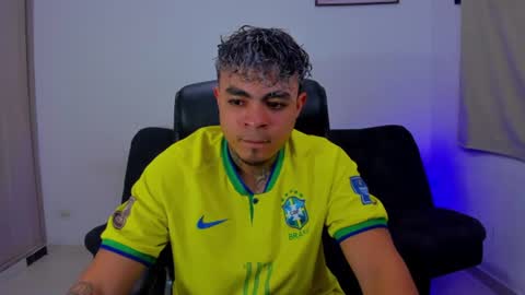 freyva_ online show from July 12, 1:42 am