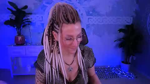 Frida Tander online show from March 14, 7:12 am