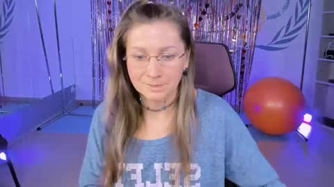 Frida Tander online show from March 1, 9:18 am