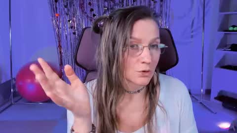 Frida Tander online show from February 17, 6:17 pm