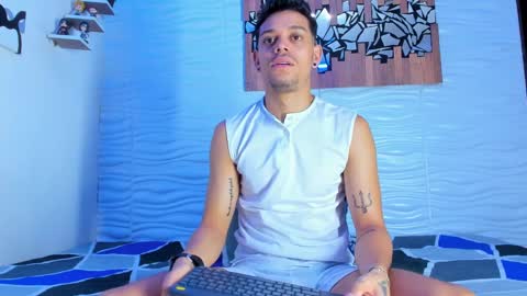 Snapshot of friendsofeverything_ chatting on September 15, 3:46 pm Adam y pitter online show from September 15, 3:46 pm