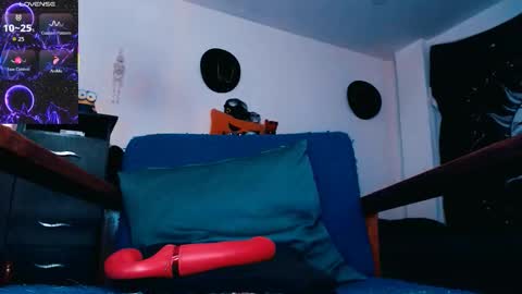 Snapshot of ftmblueyes chatting on October 22, 2:52 pm HEHIM online show from October 22, 2:52 pm
