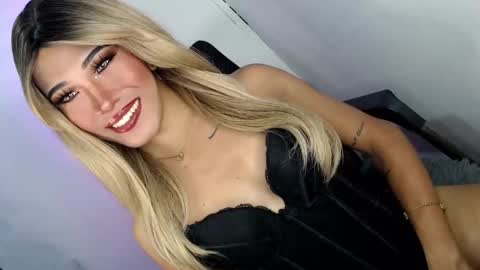 sweetyJENNY online show from April 29, 4:23 pm