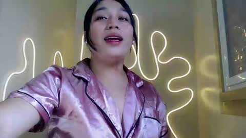 ITS ME CRYSTAL online show from January 14, 5:59 am