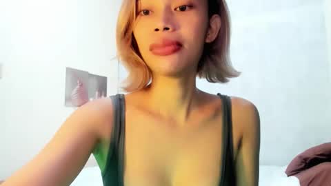 fuckingsexy143 online show from June 6, 2:28 am