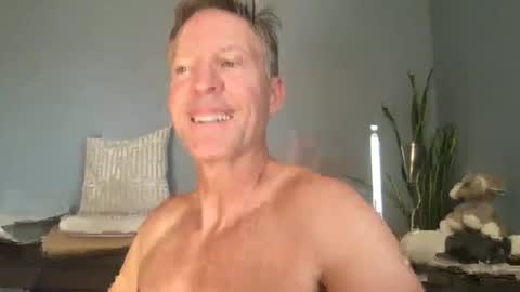 Snapshot of fuertecock chatting on October 28, 12:33 am Gregorio online show from October 28, 12:33 am