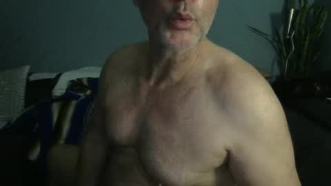 Snapshot of fuertecock chatting on February 21, 10:07 am Gregorio online show from February 21, 10:07 am