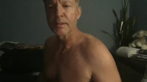 Snapshot of fuertecock chatting on October 3, 2:21 am Gregorio online show from October 3, 2:21 am