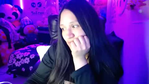 Linda Cataleya-  mackenzie girls online show from March 6, 6:41 am