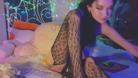 Tiffany online show from March 1, 12:07 am