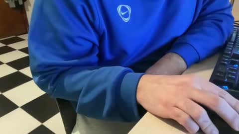 Snapshot of fuzitzu2 chatting on February 11, 4:02 pm fuzitzu2 online show from February 11, 4:02 pm