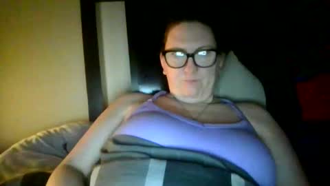 fuzzypeaches87 online show from March 2, 7:15 am