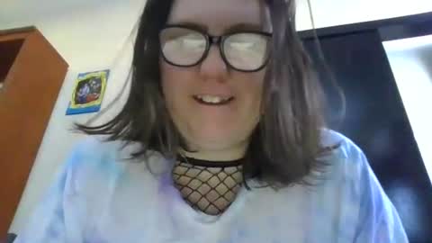 fuzzypeaches87 online show from January 31, 8:50 pm