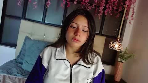Snapshot of fyreandfox_ chatting on September 21, 8:24 pm FIRE AND FOX online show from September 21, 8:24 pm