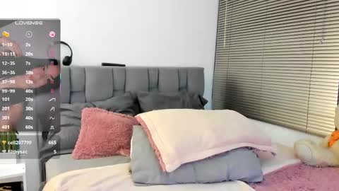 Gabriela  online show from November 12, 1:30 am