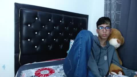 gabriel_x18 online show from February 4, 6:50 am