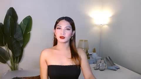 gabriela_deluxe online show from October 18, 8:18 am