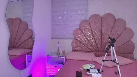 gabriela online show from July 4, 7:39 pm