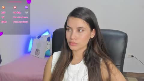 Snapshot of gaby_olsen chatting on October 20, 10:37 pm Gabriela online show from October 20, 10:37 pm