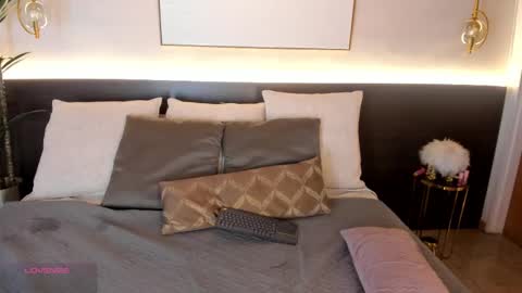 Gaby Vega  online show from January 11, 12:11 pm