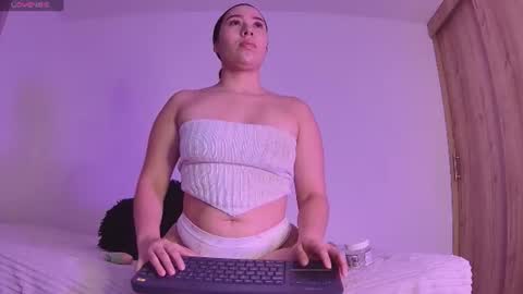 gaia_sweet_ online show from July 8, 7:34 am