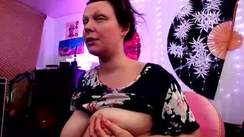 GamerGirlRoxy online show from July 16, 9:07 pm